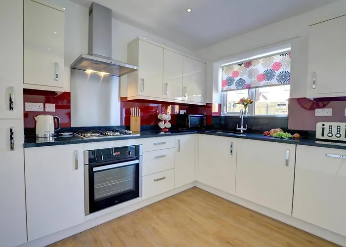 3 Bed In Oc-w420 Whitby
