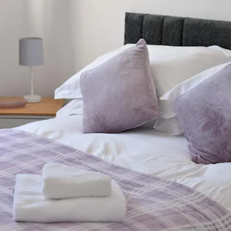 3 Bed In Oc-w420 * Whitby